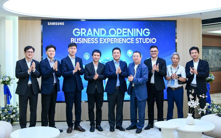 Samsung opens Business Experience Studio in Vietnam