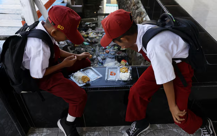Indonesia to launch 480 free-meals scheme kitchens in October, most to be in remote areas