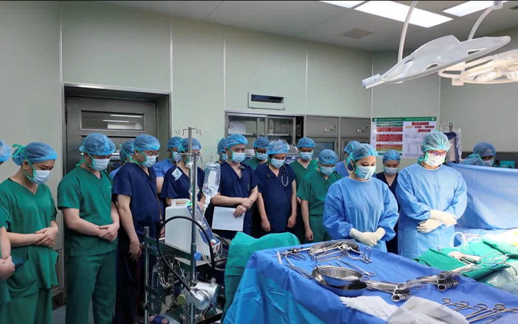 Hanoi man dies after returning from Japan to care for sick mother, family donates his organs