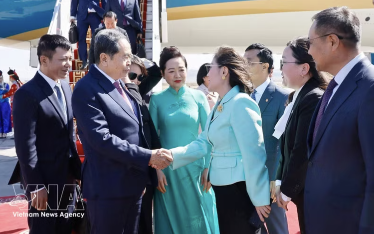 National Assembly President begins official visit to Mongolia