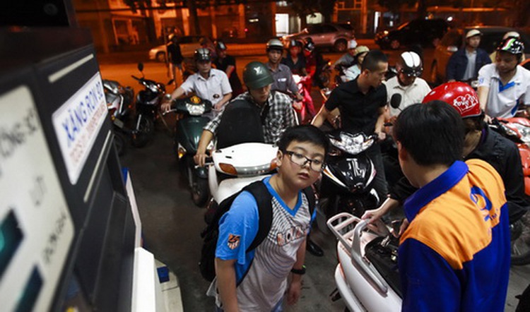 Fuel wholesalers cry wolf again