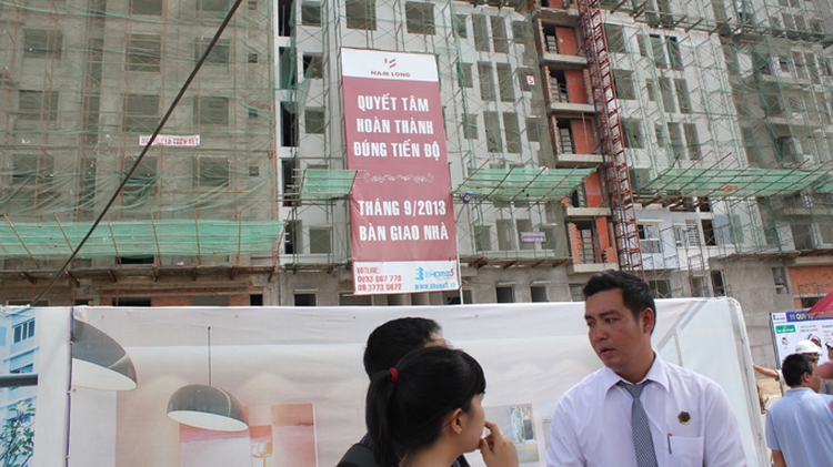 Rushing to sell realty projects to cut losses