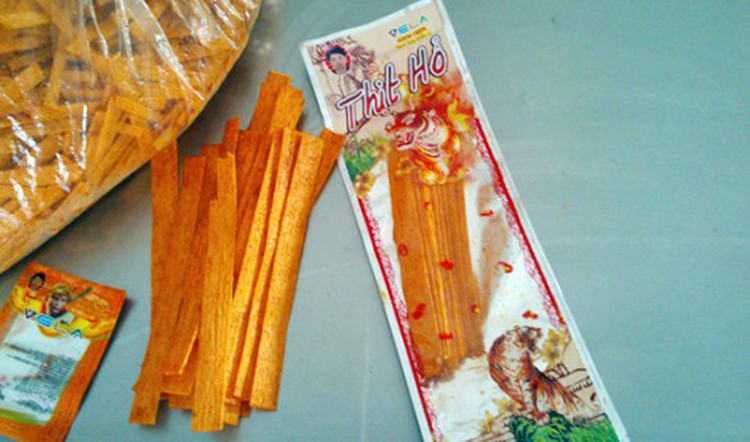 Hanoi seizes ‘tiger snacks’ made from Chinese additives