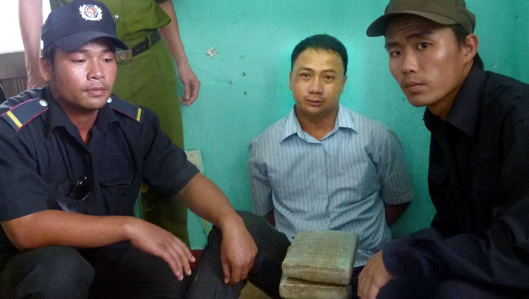 Police seize six for trafficking marijuana from Laos
