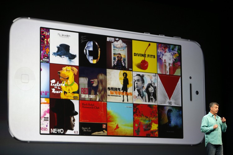 Apple unveils music streaming service, revamps iOS