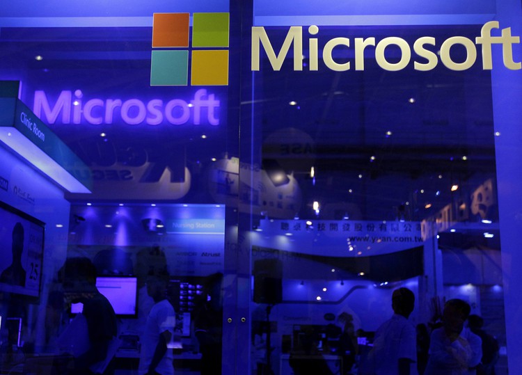 Microsoft opening mini-shops in Best Buy stores