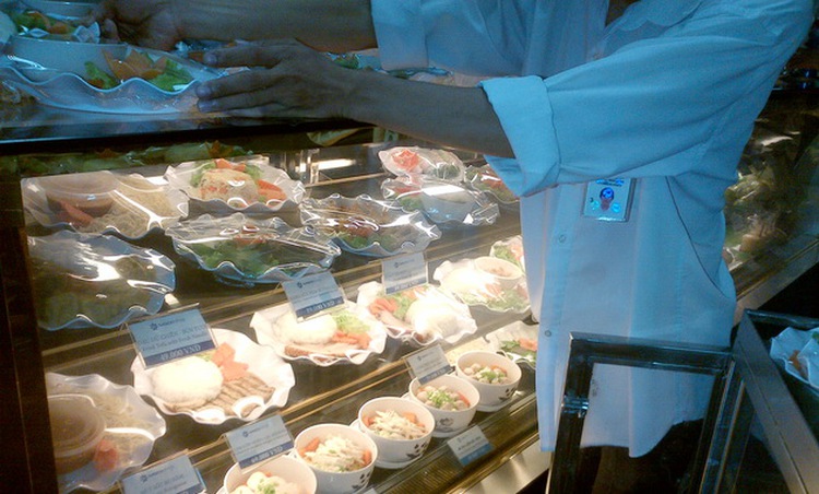 Vietnam attempts to curb rip-offs at airports