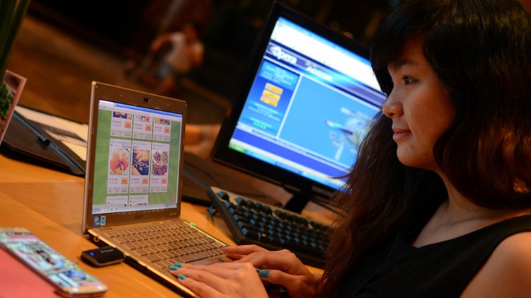 One click for pho, food ordering goes online in VN