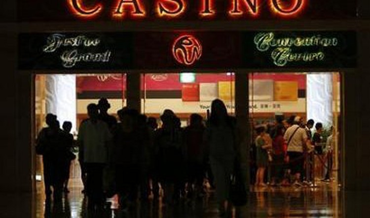 1,500 Long An people gamble in Cambodia everyday