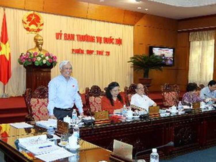 Legislators discuss personal records bill