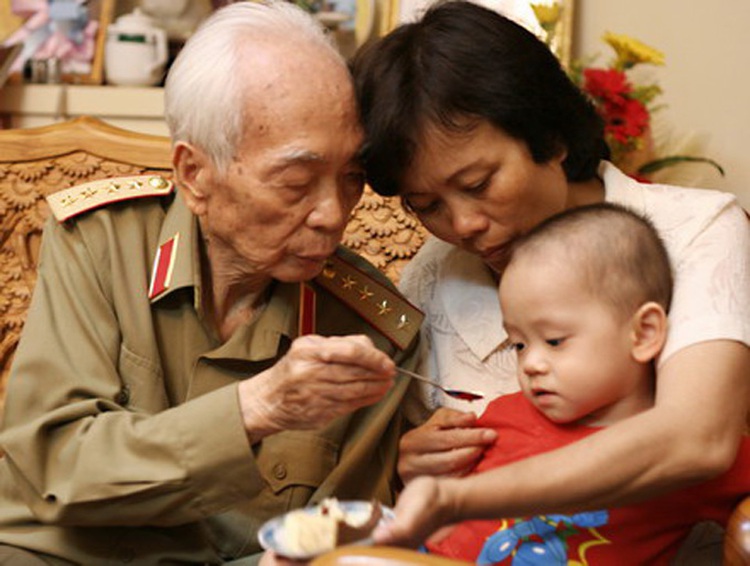 Unpublished photos of General Vo Nguyen Giap