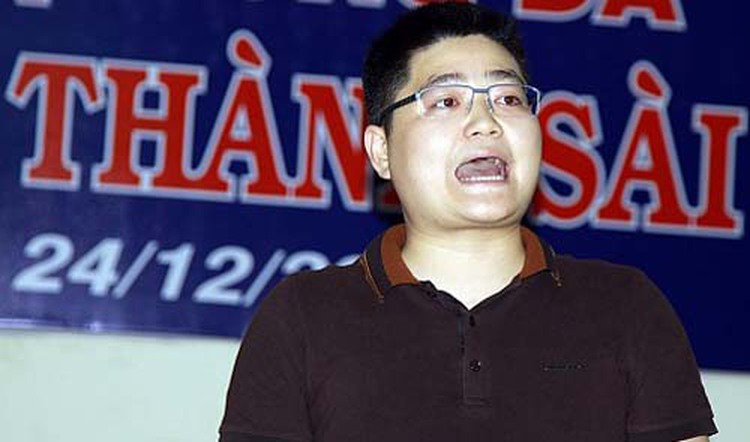 Club boss suspended for 5 years for withdrawal