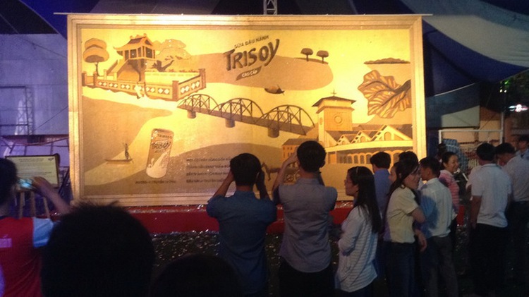Painting made from nearly 1 million soya beans showcased