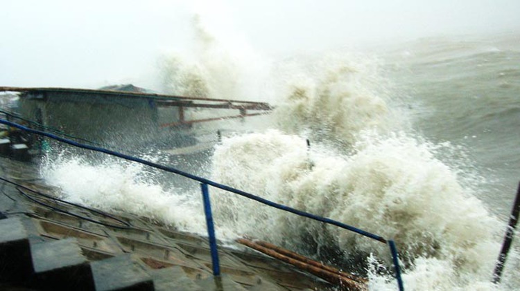Typhoon Wutip causes damage to central provinces