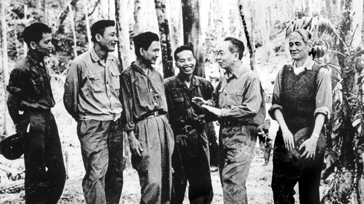 Foreign experts, media praise Gen. Vo Nguyen Giap