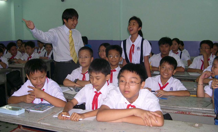 Vietnam makes Japanese part of $500 mln national language project