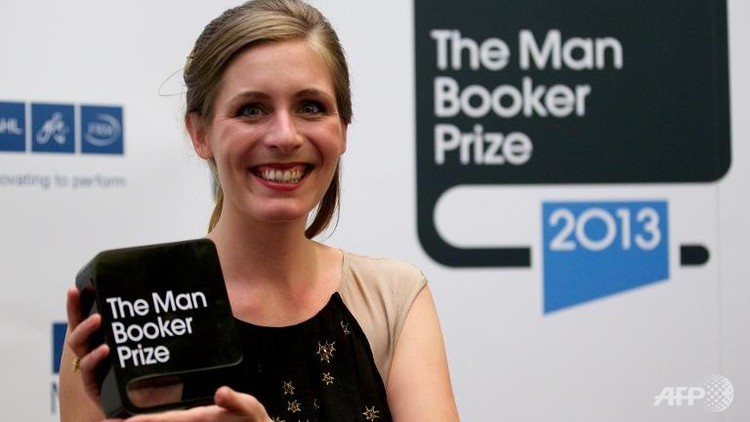 New Zealand author Eleanor Catton wins 2013 Booker Prize