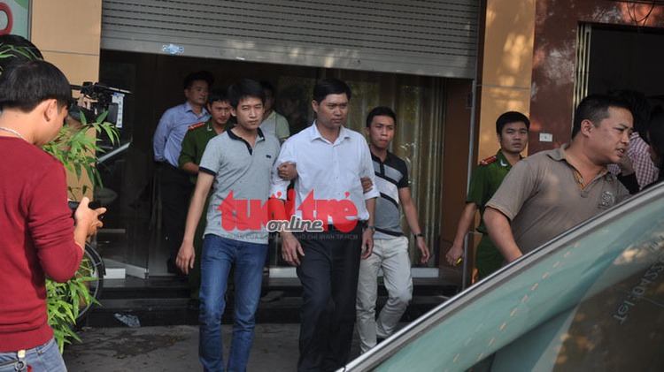 Vietnamese doctor throws customer's body into river