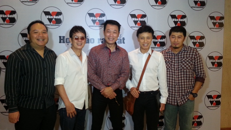 Overseas entertainer comes home