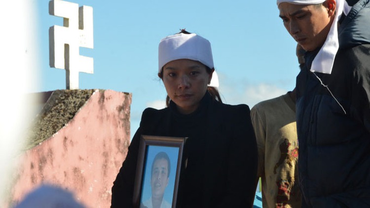 The man with 200lb tumor buried, cause of death remains unknown