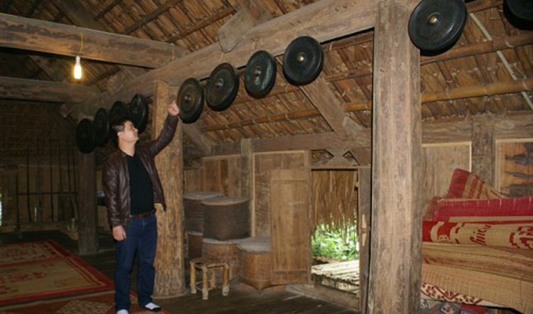 Tourists who accidentally burn heritage house identified