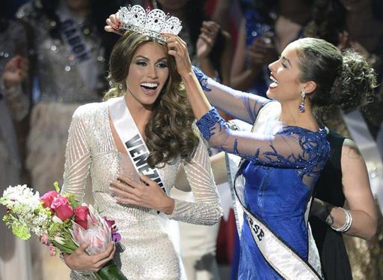 Venezuelan crowned Miss Universe in Moscow ceremony