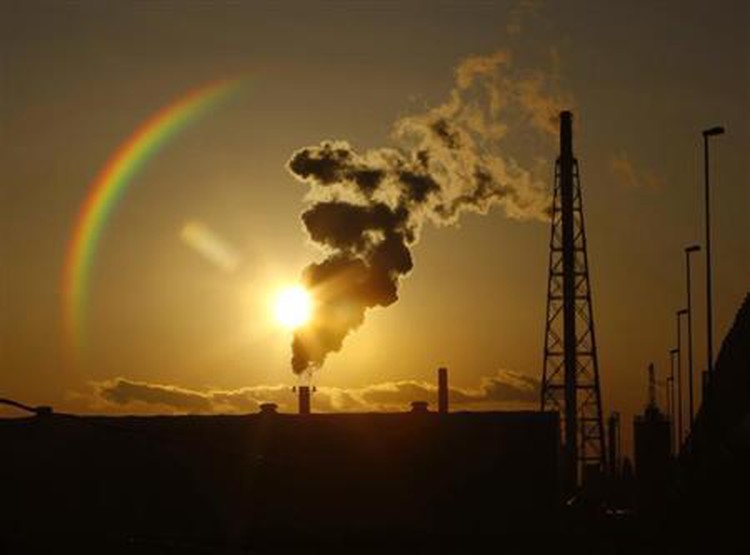 Warming seen worse as nations fail to meet carbon goals
