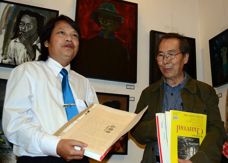 Trinh Cong Son’s mementoes handed over at ongoing exhibit