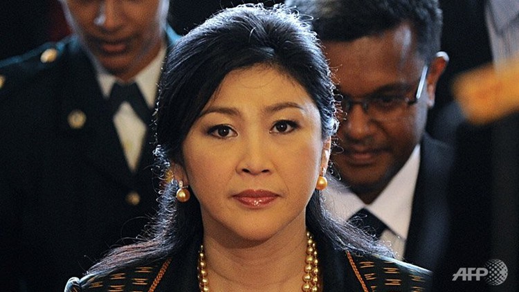 Thai PM offers election to end political crisis