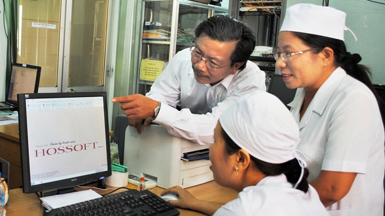 Amateur designs popular hospital software