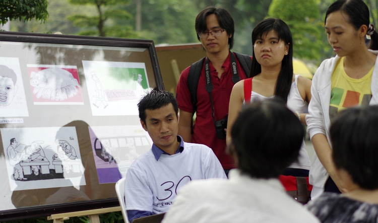 Tuoi Tre-hosted event in town lures thousands