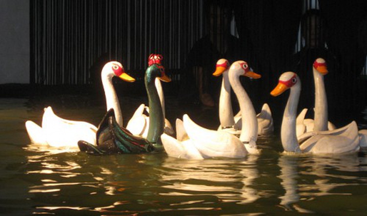 Andersen’s tales told in VN water puppetry a success in France