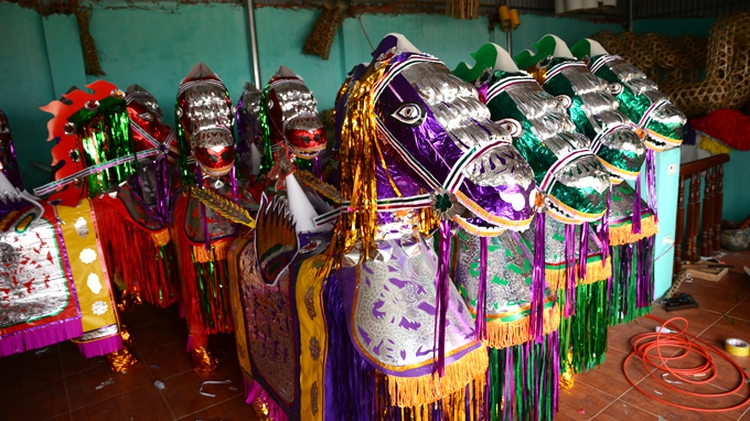 Votive paper horses in vogue for Year of Horse