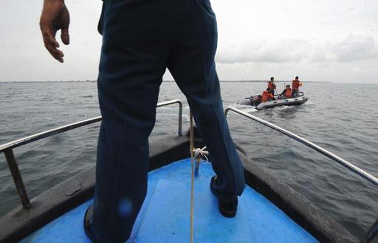 Rescued Japan diver says sea spun 'like washing machine'
