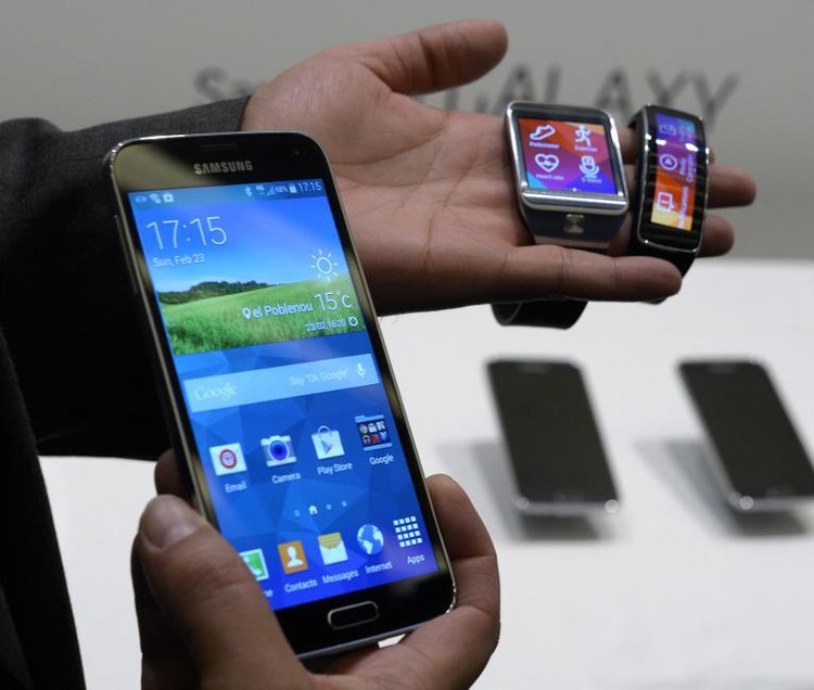 Samsung launches flagship Galaxy S5 smartphone