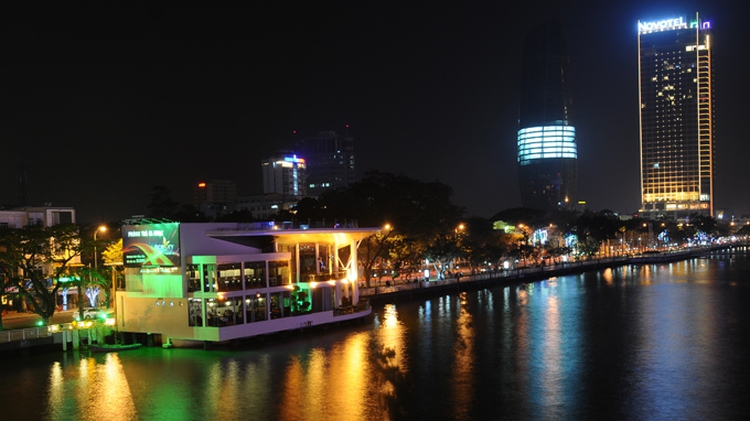 Da Nang, the stunning city of light