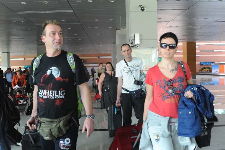 Vietnam mulls issuing VAT refunds to foreigners at more exit terminals