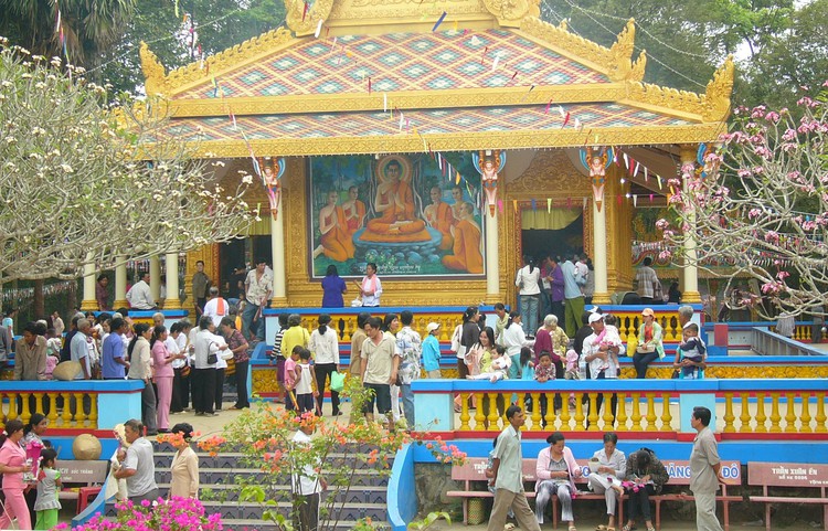 Khmer festival re-created in Vietnam’s capital