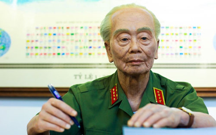 Gen. Giap’s lifelike statue a highlight at Hanoi exhibit