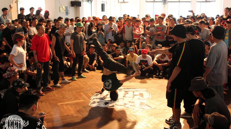Saigon youth seek outlet in art, new venues