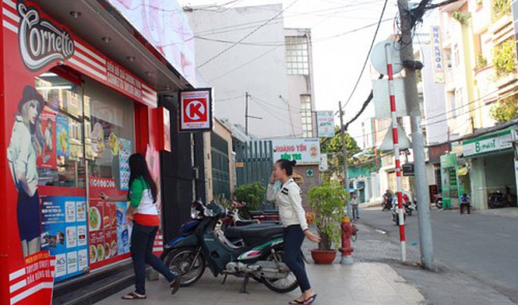 Foreign players dominate Vietnam’s corner store market