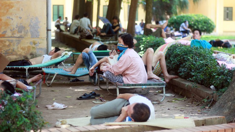 Northern, central Vietnam ‘baked’ in hot spell (photos)