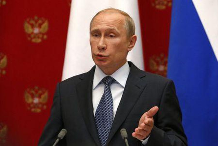 Russia says troops pulling back from Ukraine border