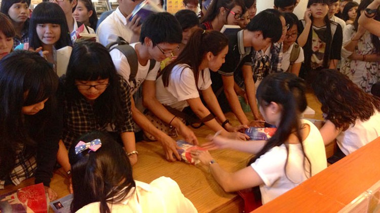 Young, online writers’ ‘golden era’ has come in Vietnam?