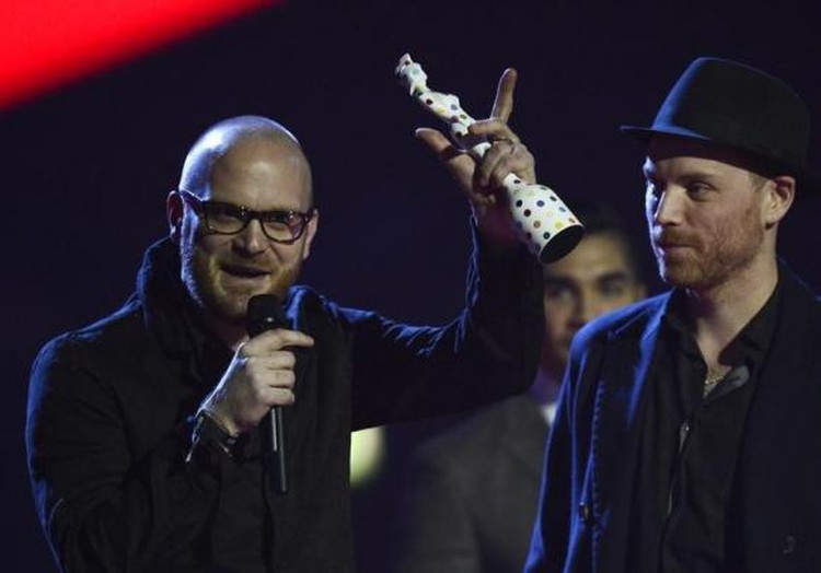 Coldplay tops Billboard album chart with year's best sales week