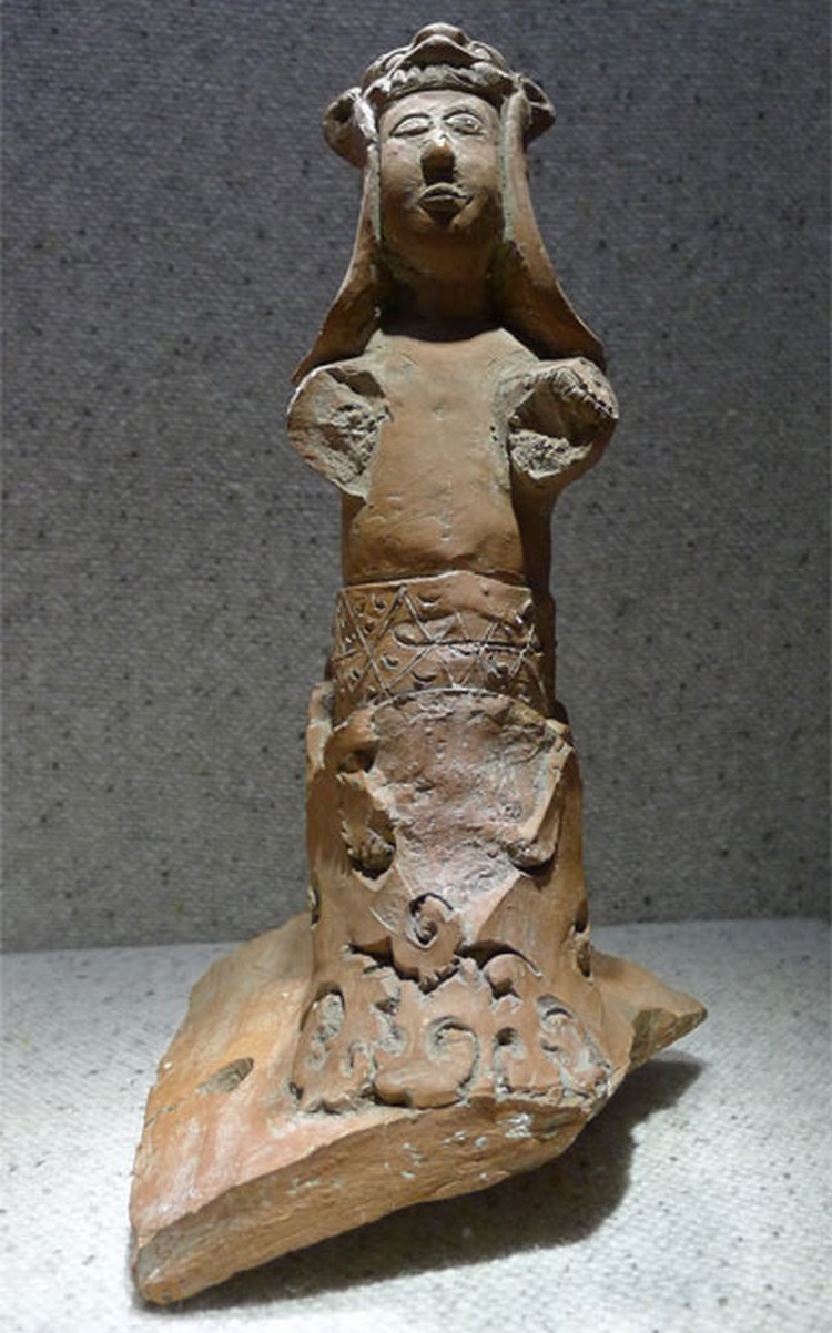 4,000-year-old ceramics on exhibit in Vietnam capital