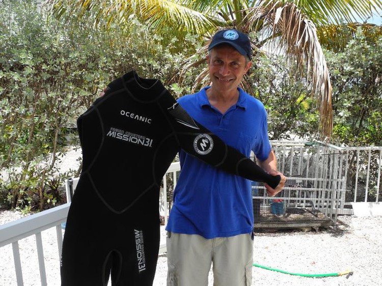 Cousteau grandson begins undersea odyssey to set new record