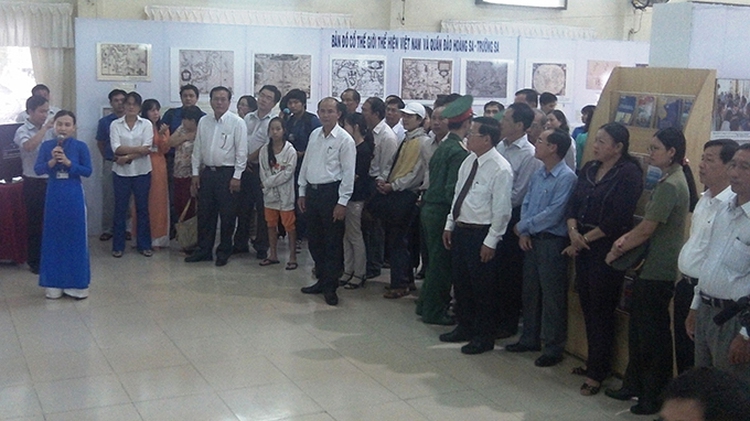 Exhibit on seas, islands running in southern Vietnam