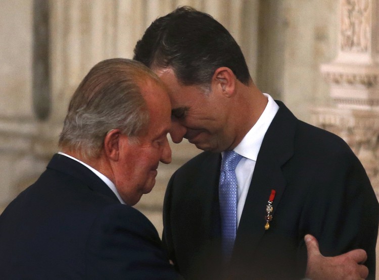 King Felipe VI takes Spanish throne