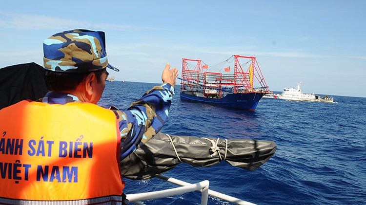Chinese boats caught illegally fishing in Vietnam’s waters